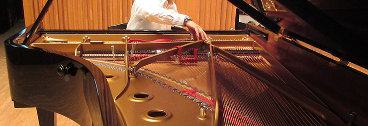 スガナミ楽器のピアノ技術者はヤマハ認定技術者です。